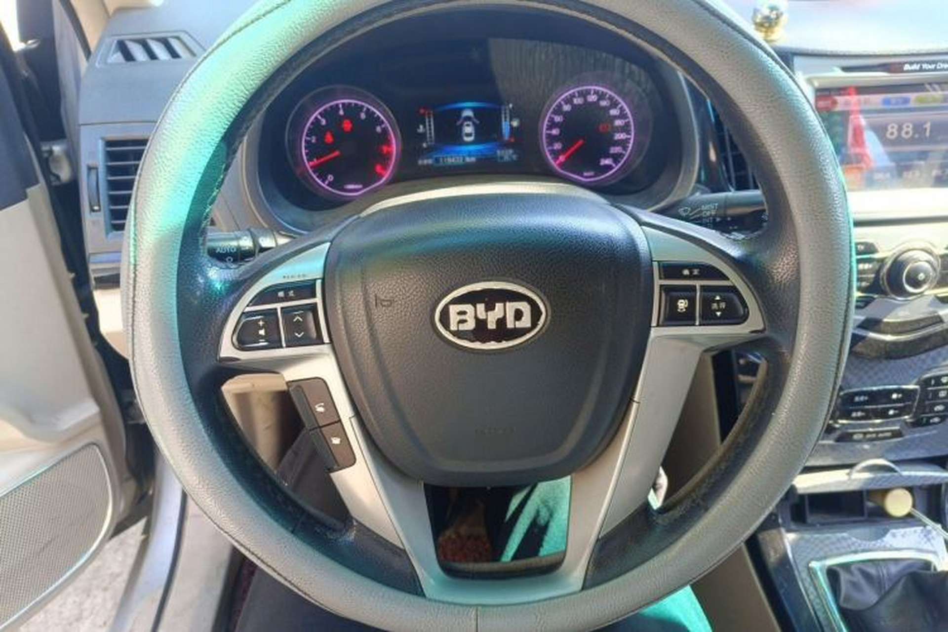 Used BYD Surui 2013 1.5TI Manual Luxury Model Steering Wheel
