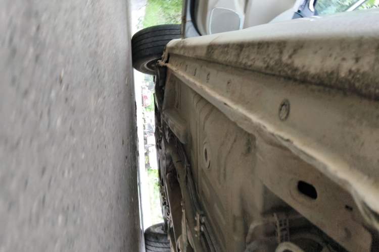 Used BYD Surui 2013 1.5TI Manual Luxury Model Chassis Rear Left