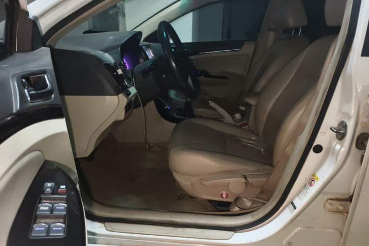 Used BYD Surui 2013 1.5L Manual Luxury Model Driver Seat