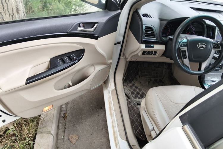 Used BYD Surui 2013 1.5TI Manual Luxury Model Driver Seat