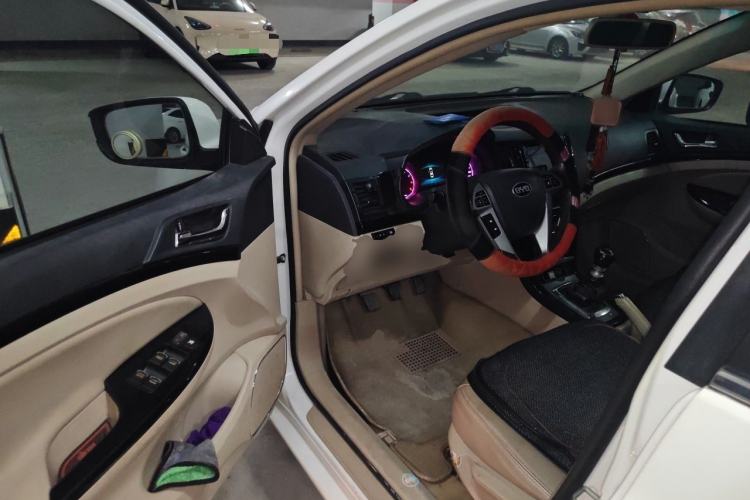 Used BYD Surui 2013 1.5TI Manual Luxury Model Driver Seat