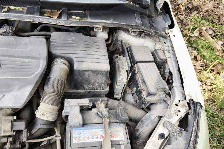 Used BYD Surui 2013 1.5TI Manual Luxury Model Engine Bay Left