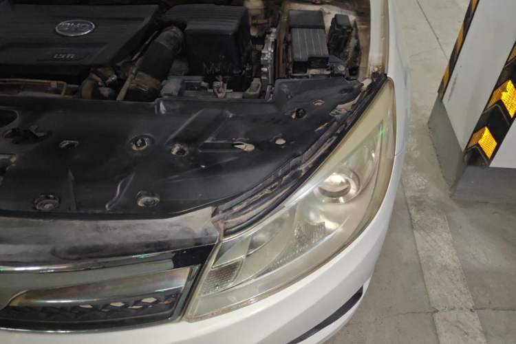 Used BYD Surui 2013 1.5TI Manual Luxury Model Engine Bay Left