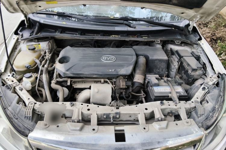 Used BYD Surui 2013 1.5TI Manual Luxury Model Engine Bay