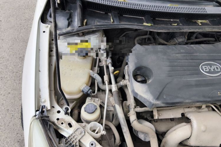 Used BYD Surui 2013 1.5TI Manual Luxury Model Engine Bay Right
