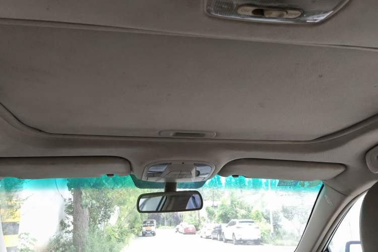 Used BYD Surui 2013 1.5TI Manual Luxury Model Headliner