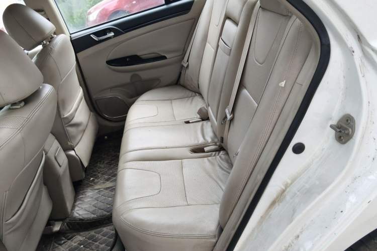 Used BYD Surui 2013 1.5TI Manual Luxury Model Left Rear Seat