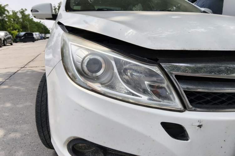 Used BYD Surui 2013 1.5TI Manual Luxury Model Right Front Headlight