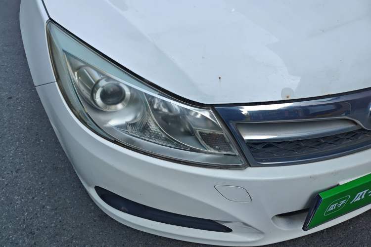 Used BYD Surui 2013 1.5L Manual Luxury Model Right Front Headlight