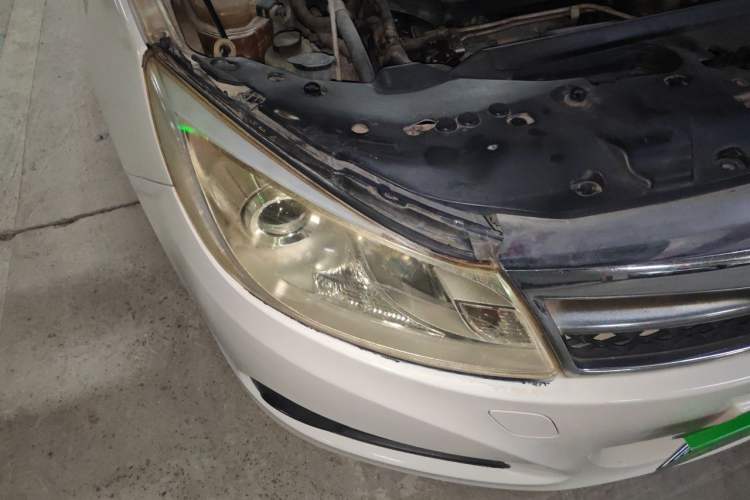 Used BYD Surui 2013 1.5TI Manual Luxury Model Right Front Headlight
