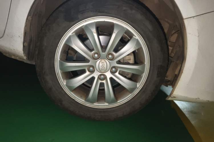 Used BYD Surui 2013 1.5L Manual Luxury Model Right Front Wheel Hub
