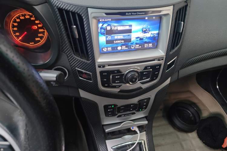 Used BYD Surui 2014 1.5L Manual Luxury Model Audio And AC Panel