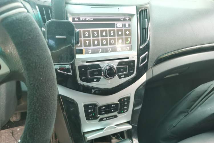 Used BYD Surui 2014 1.5L Manual Comfort Model Audio And AC Panel