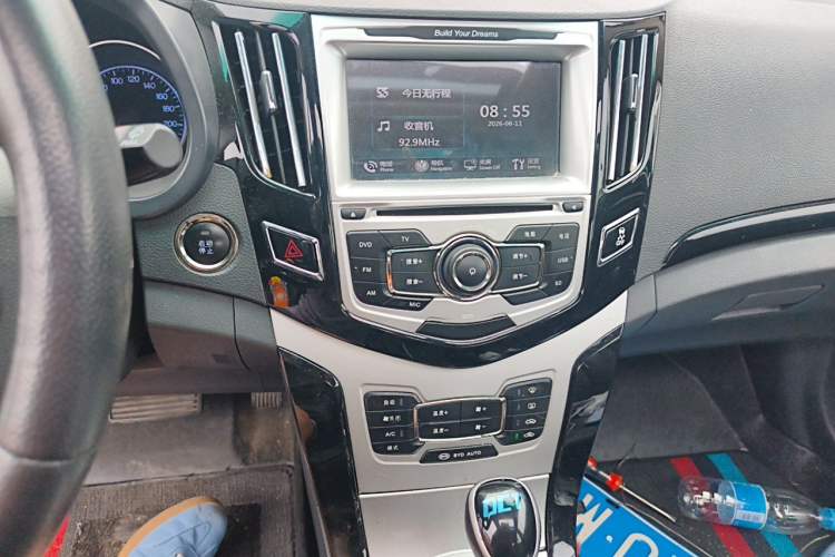 Used BYD Surui 2014 1.5TID Automatic Luxury Model Audio And AC Panel