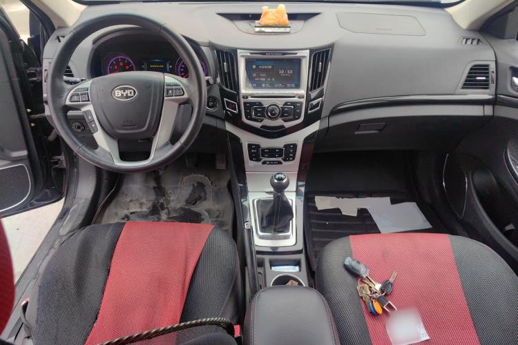 Used BYD Surui 2014 1.5L Manual Luxury Model Center Console