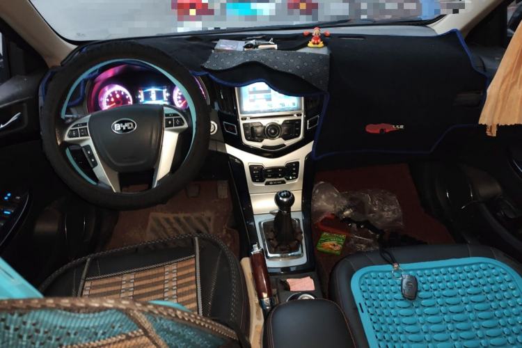 Used BYD Surui 2014 1.5L Manual Luxury Model Center Console