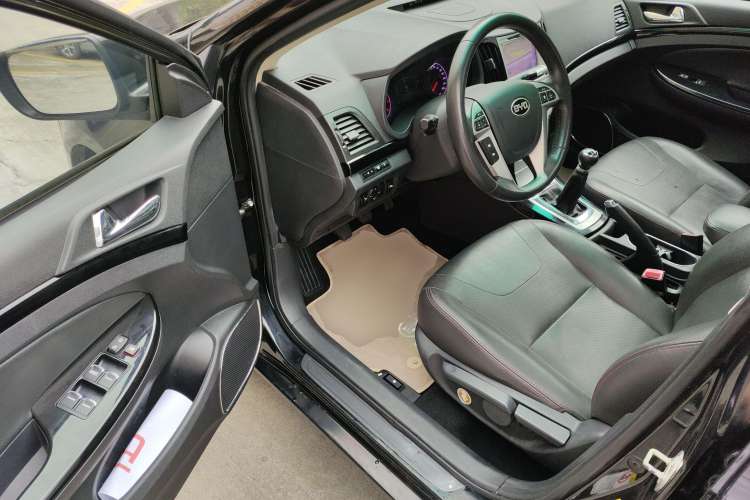 Used BYD Surui 2014 1.5L Manual Luxury Model Driver Seat