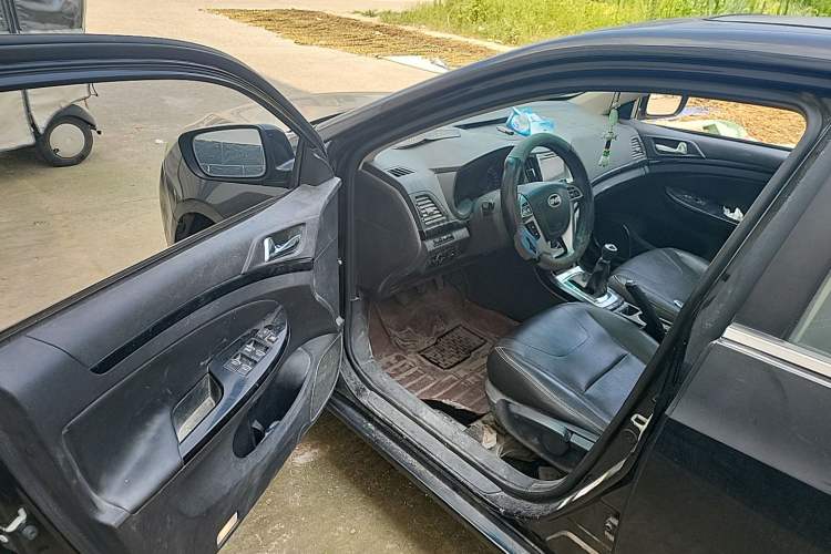 Used BYD Surui 2014 1.5TI Manual Luxury Model Driver Seat