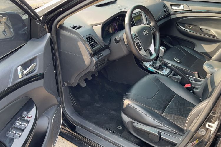 Used BYD Surui 2014 1.5L Manual Luxury Model Driver Seat