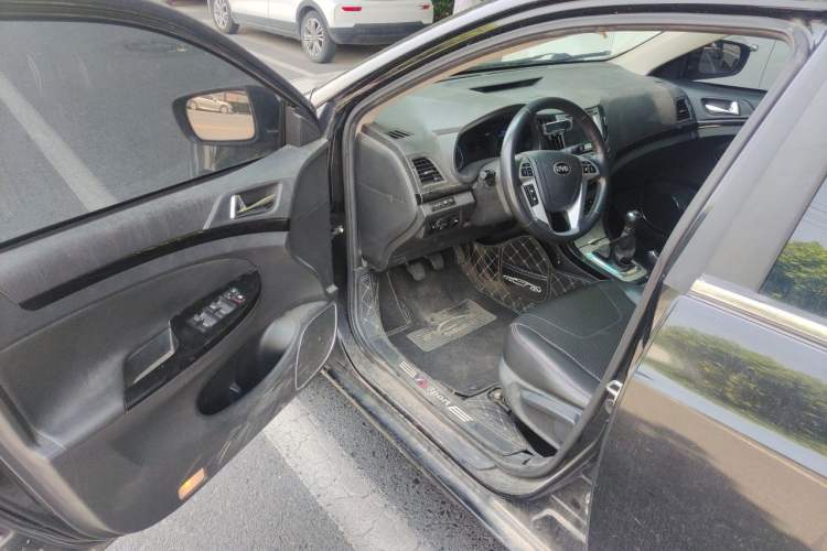 Used BYD Surui 2014 1.5L Manual Luxury Model Driver Seat