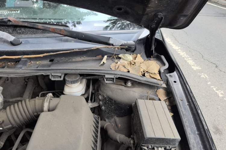 Used BYD Surui 2014 1.5L Manual Comfort Model Engine Bay Left