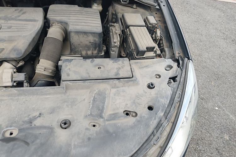 Used BYD Surui 2014 1.5TID Automatic Luxury Model Engine Bay Left