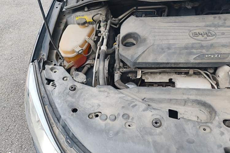 Used BYD Surui 2014 1.5TID Automatic Luxury Model Engine Bay Right