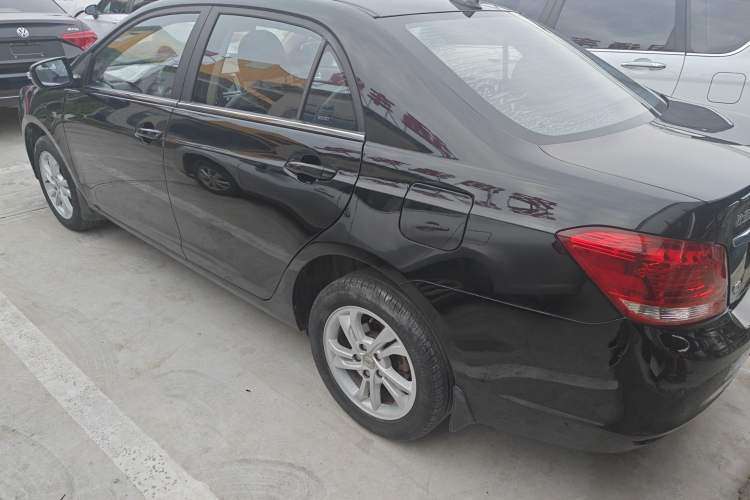 Used BYD Surui 2014 1.5L Manual Luxury Model Exterior 5