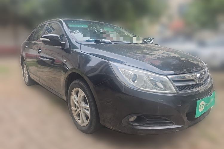 Used BYD Surui 2014 1.5L Manual Luxury Model Front Right 45 Deg