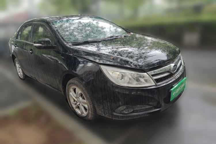 Used BYD Surui 2014 1.5L Manual Luxury Model Front Right 45 Deg