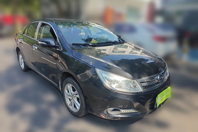 Used BYD Surui 2014 1.5L Manual Luxury Model Front Right 45 Deg