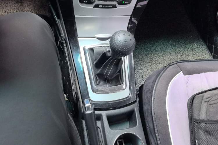 Used BYD Surui 2014 1.5L Manual Comfort Model Gear Lever