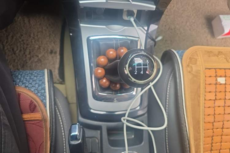 Used BYD Surui 2014 1.5L Manual Luxury Model Gear Lever