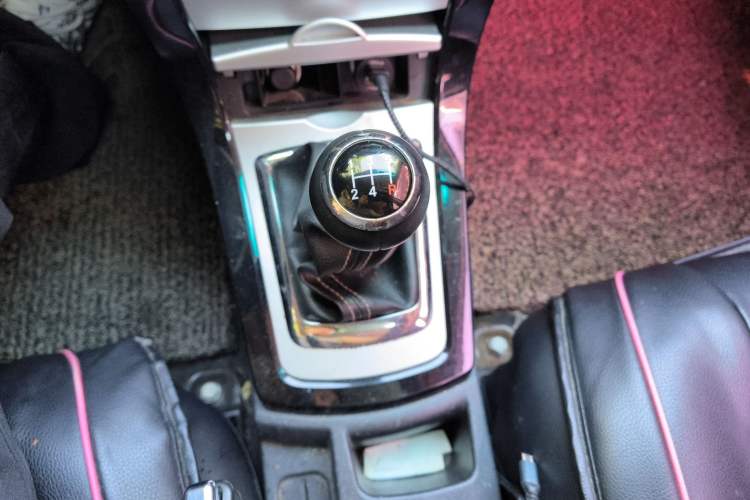 Used BYD Surui 2014 1.5L Manual Luxury Model Gear Lever