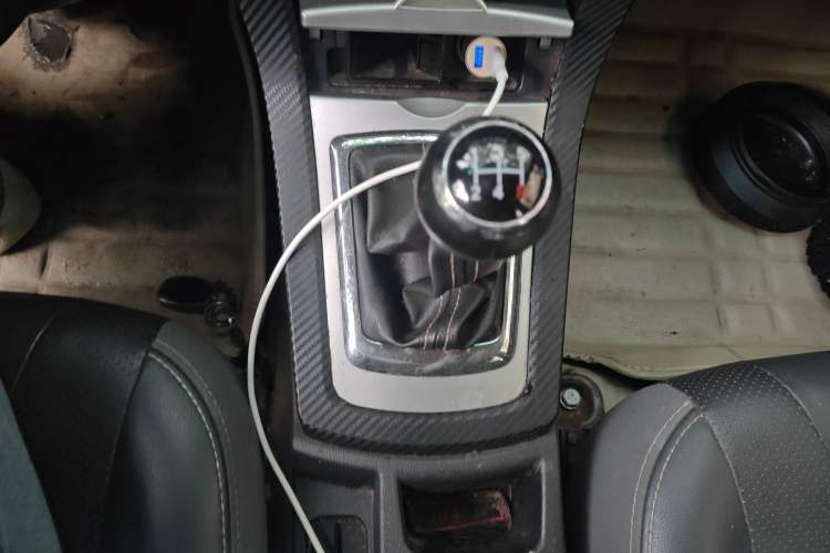 Used BYD Surui 2014 1.5L Manual Luxury Model Gear Lever