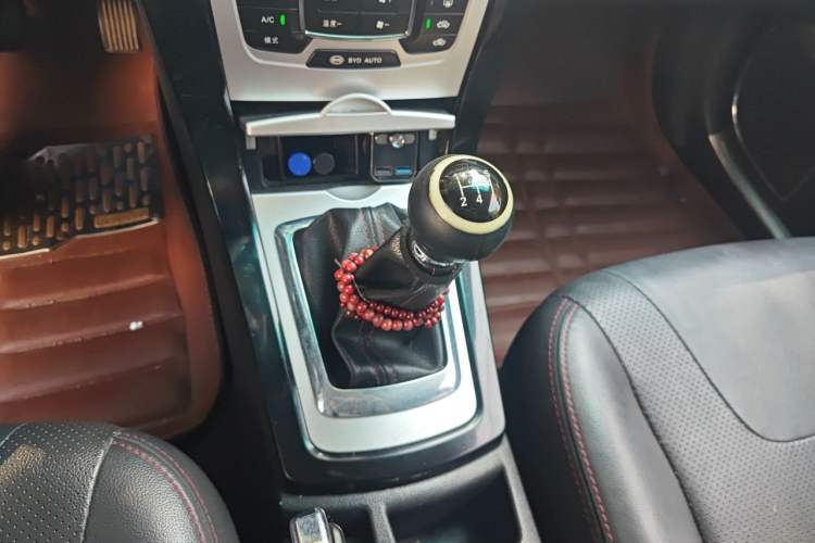 Used BYD Surui 2014 1.5L Manual Luxury Model Gear Lever