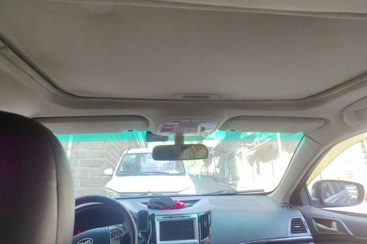 Used BYD Surui 2014 1.5L Manual Luxury Model Headliner