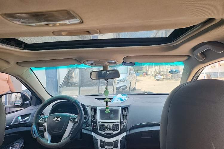 Used BYD Surui 2014 1.5TI Manual Luxury Model Headliner