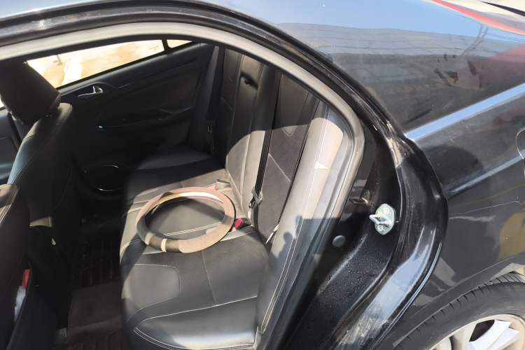 Used BYD Surui 2014 1.5L Manual Luxury Model Interior 1