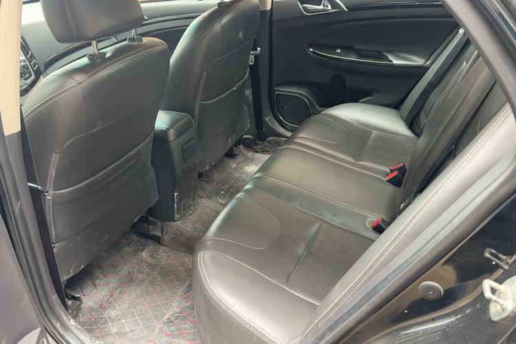 Used BYD Surui 2014 1.5L Manual Luxury Model Interior 1