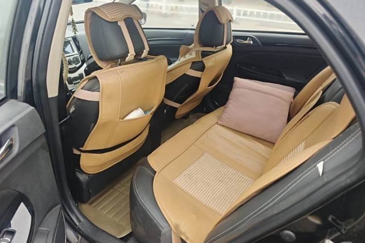 Used BYD Surui 2014 1.5TID Automatic Luxury Model Interior 3
