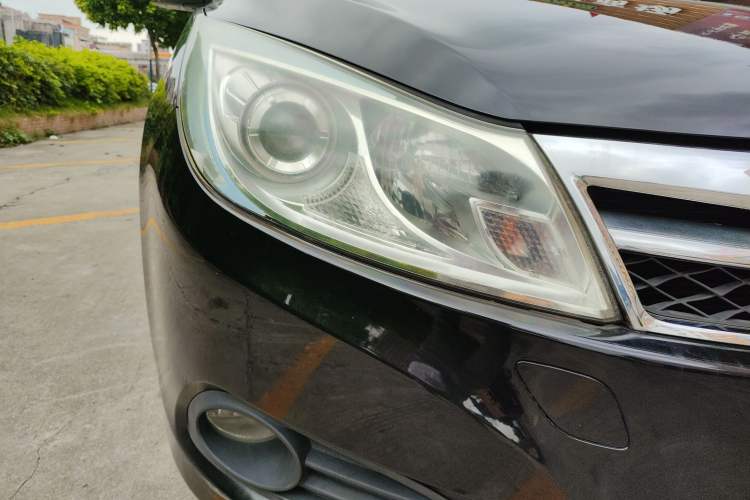 Used BYD Surui 2014 1.5L Manual Luxury Model Right Front Headlight