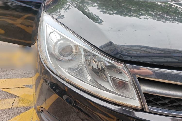 Used BYD Surui 2014 1.5L Manual Comfort Model Right Front Headlight