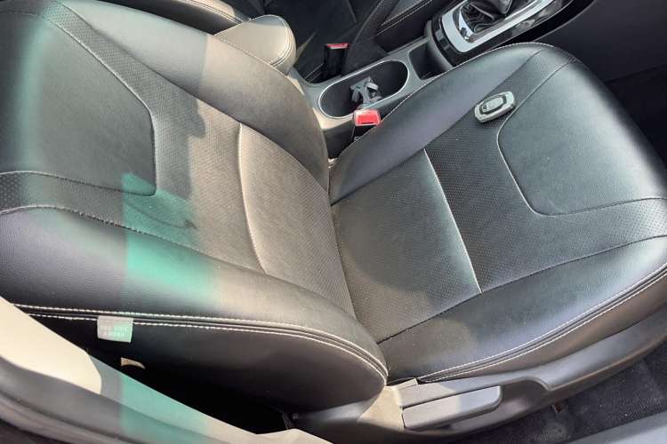 Used BYD Surui 2014 1.5L Manual Luxury Model Right Front Seat