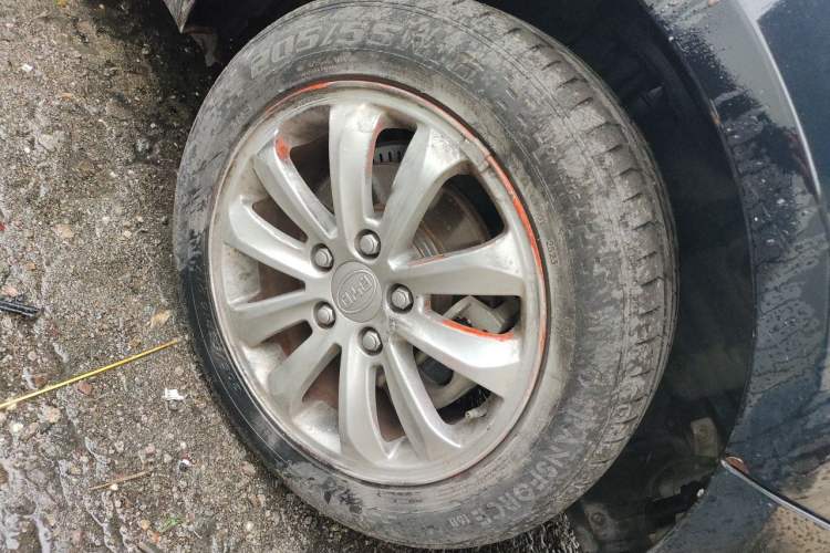 Used BYD Surui 2014 1.5L Manual Luxury Model Right Front Wheel Hub