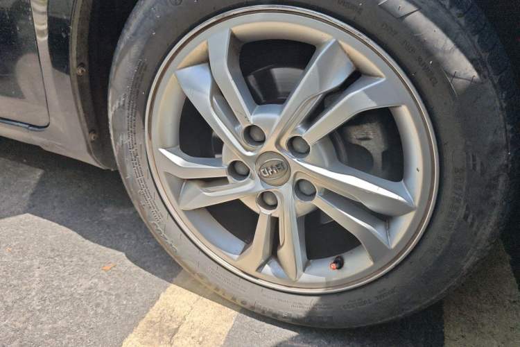 Used BYD Surui 2014 1.5L Manual Luxury Model Right Front Wheel Hub