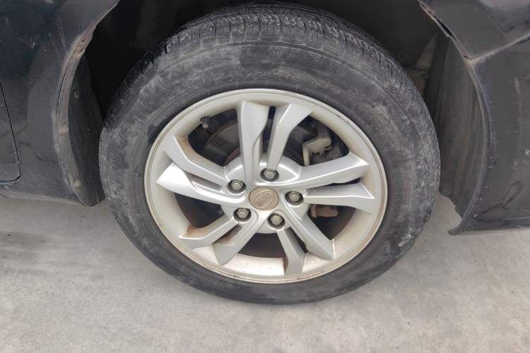 Used BYD Surui 2014 1.5L Manual Luxury Model Right Front Wheel Hub