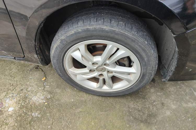 Used BYD Surui 2014 1.5L Manual Luxury Model Right Front Wheel Hub