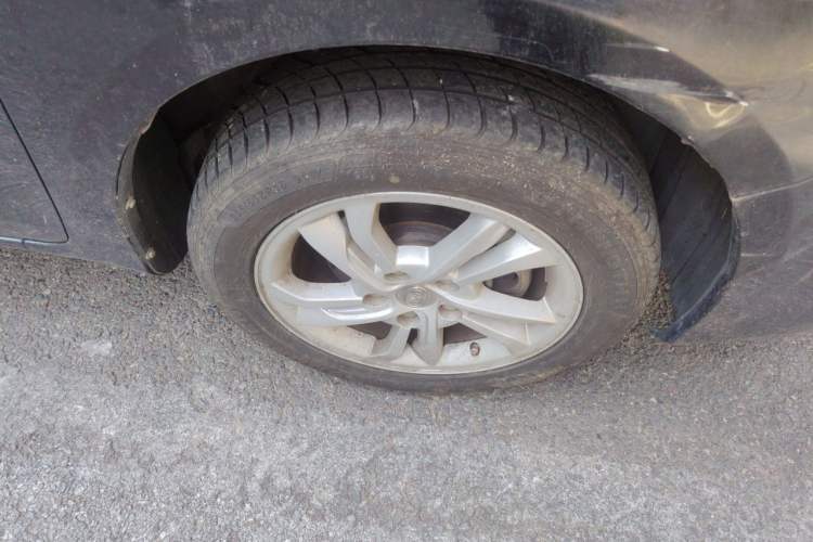 Used BYD Surui 2014 1.5L Manual Luxury Model Right Front Wheel Hub