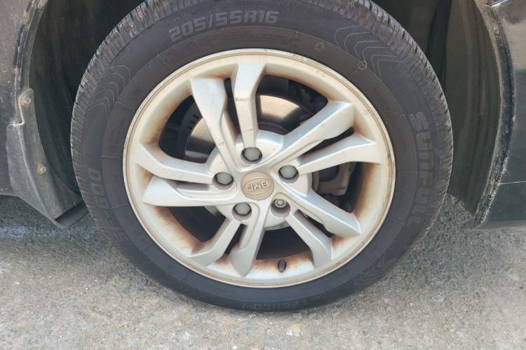 Used BYD Surui 2014 1.5TI Manual Luxury Model Right Front Wheel Hub